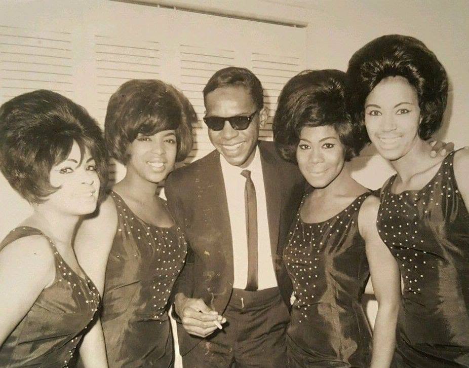 Name:  Marv Tarplin and the Marvelettes.jpg
Views: 738
Size:  90.1 KB