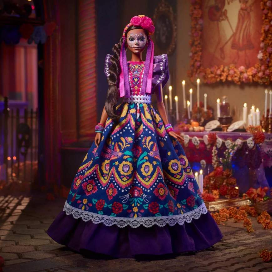 Name:  1662630251_youloveit_com_barbie_dia_de_muertos_doll_2022.jpg
Views: 275
Size:  81.2 KB